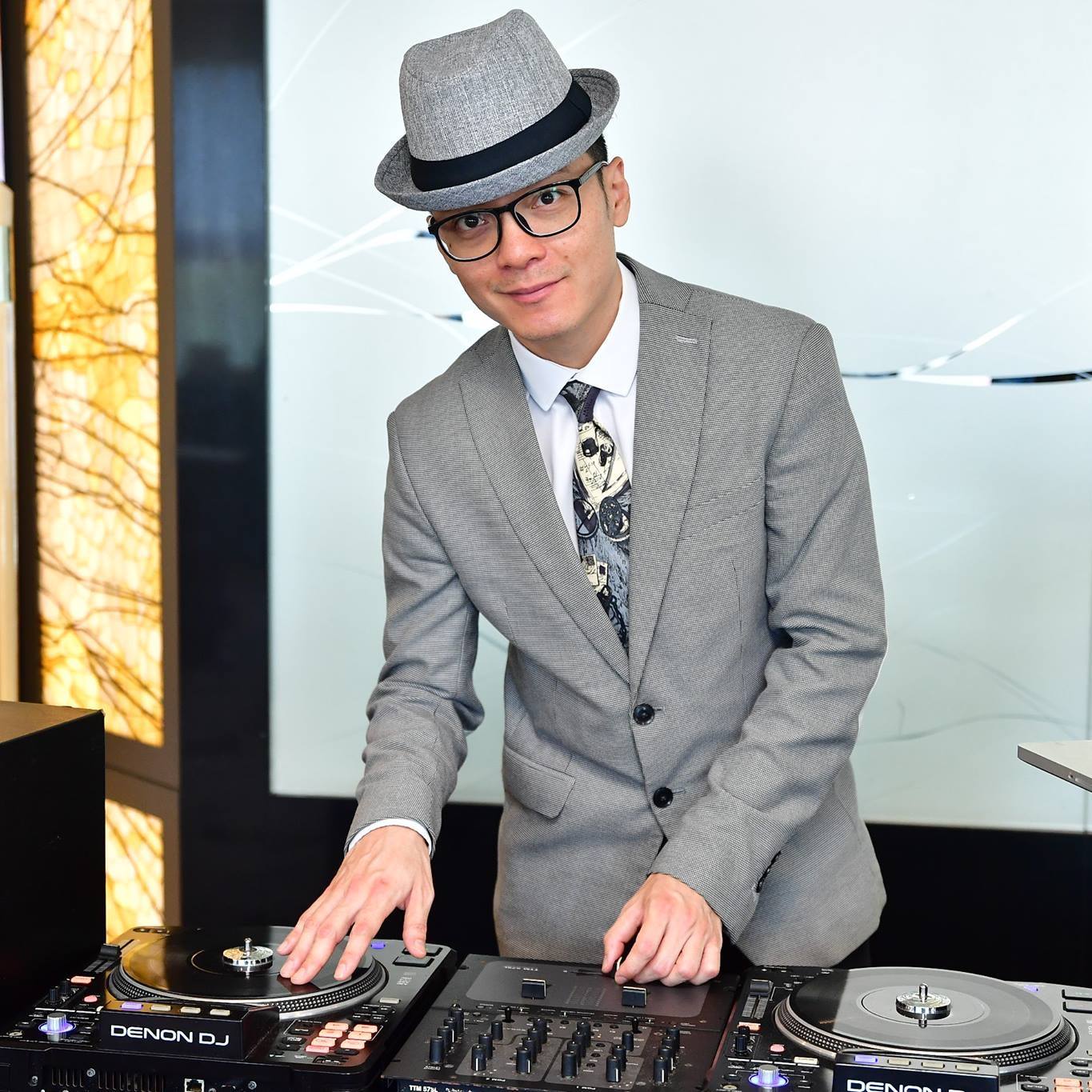 SG Wedding DJ logo