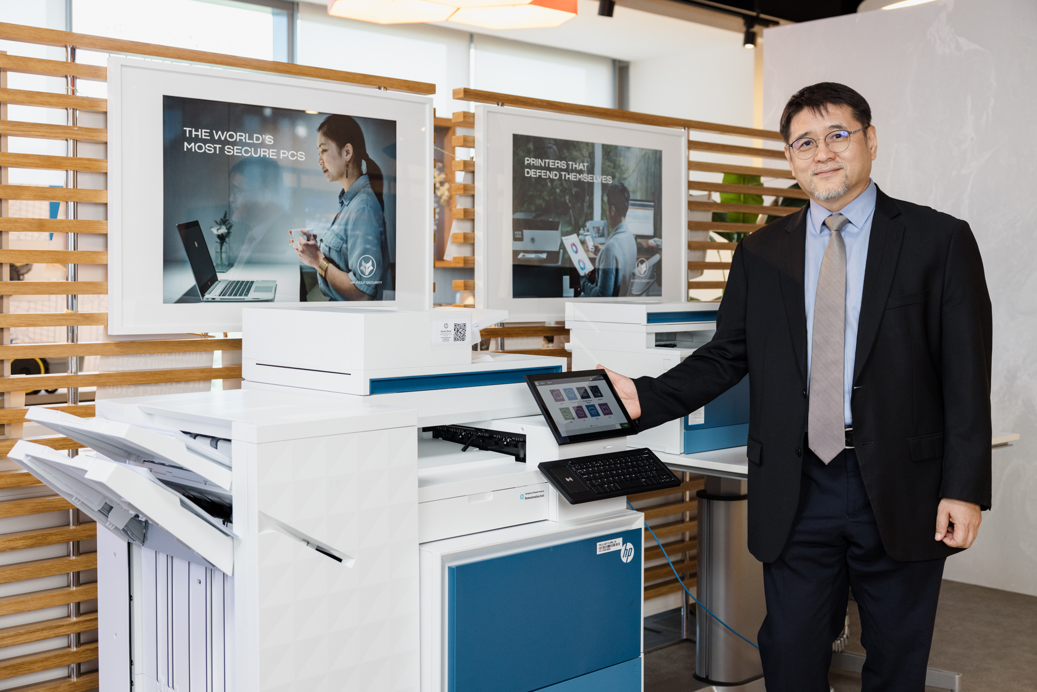 Hewlett-Packard-Enterprise-Singapore-CWC-Headshot-Portrait (10 of 19)