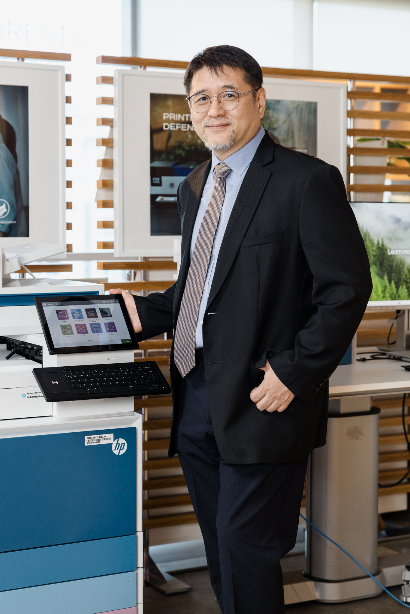 Hewlett-Packard-Enterprise-Singapore-CWC-Headshot-Portrait (11 of 19)