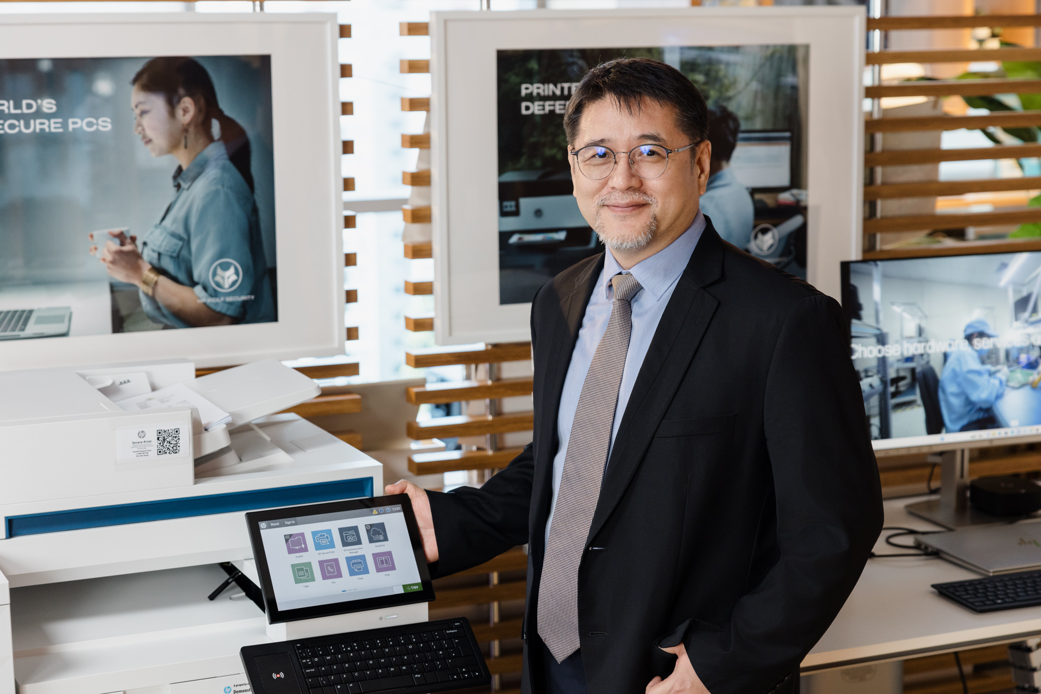 Hewlett-Packard-Enterprise-Singapore-CWC-Headshot-Portrait (12 of 19)